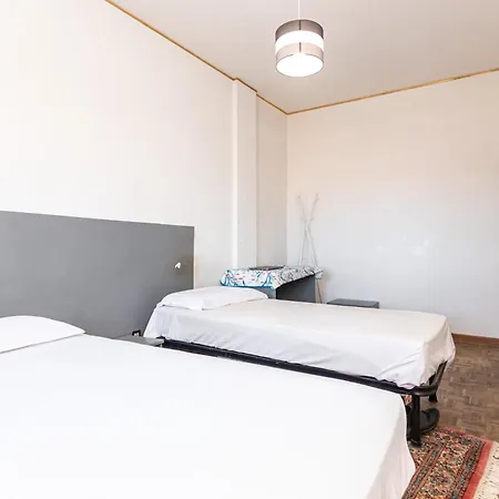 Guesthost - Mestre Roomy Apartment! Апартаменты Венеция